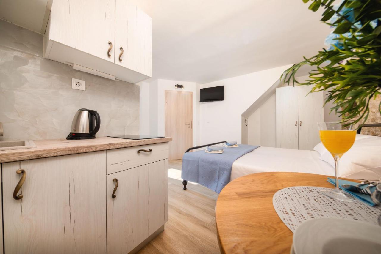 Apartments Jerolim Сплит Экстерьер фото