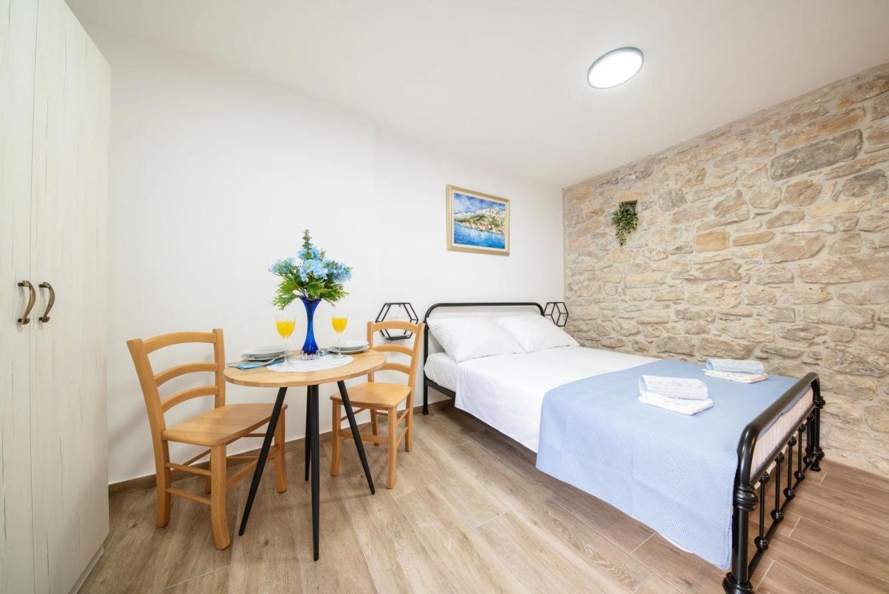 Apartments Jerolim Сплит Экстерьер фото